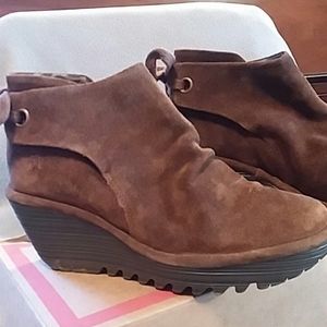 Fly London brown suede boot